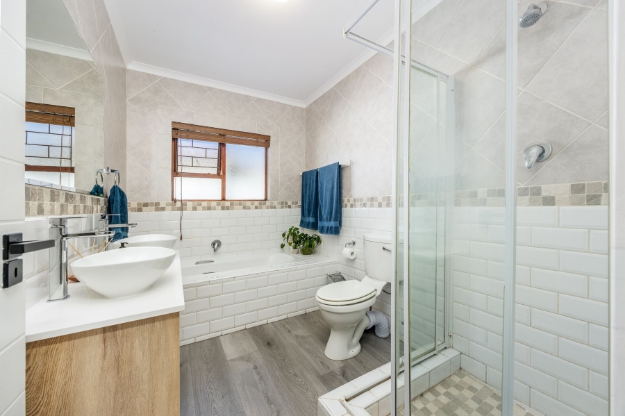 To Let 4 Bedroom Property for Rent in Wellway Park Western Cape